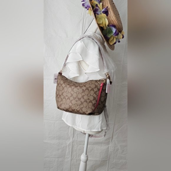 COACH Hobo In Signature Canvas - Picture 3 of 8